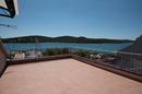 Tisno, ekskluzivna apartmanska kuća prvi red do mora s panoramskim pogledom i brodicom - 1