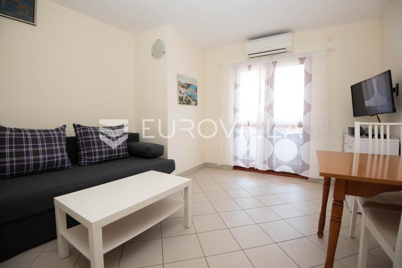 Tisno, ekskluzivna apartmanska kuća prvi red do mora s panoramskim pogledom i brodicom - 50