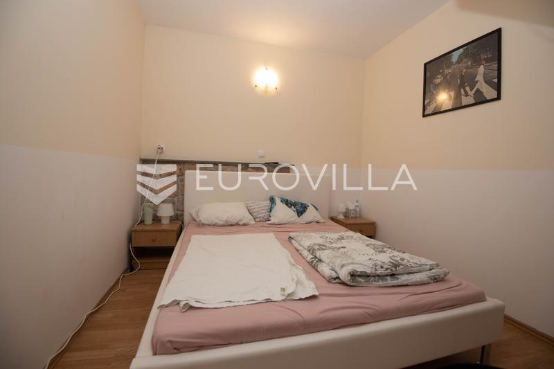 Tisno, ekskluzivna apartmanska kuća prvi red do mora s panoramskim pogledom i brodicom - 14