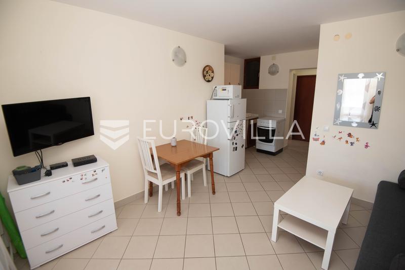Tisno, ekskluzivna apartmanska kuća prvi red do mora s panoramskim pogledom i brodicom - 52