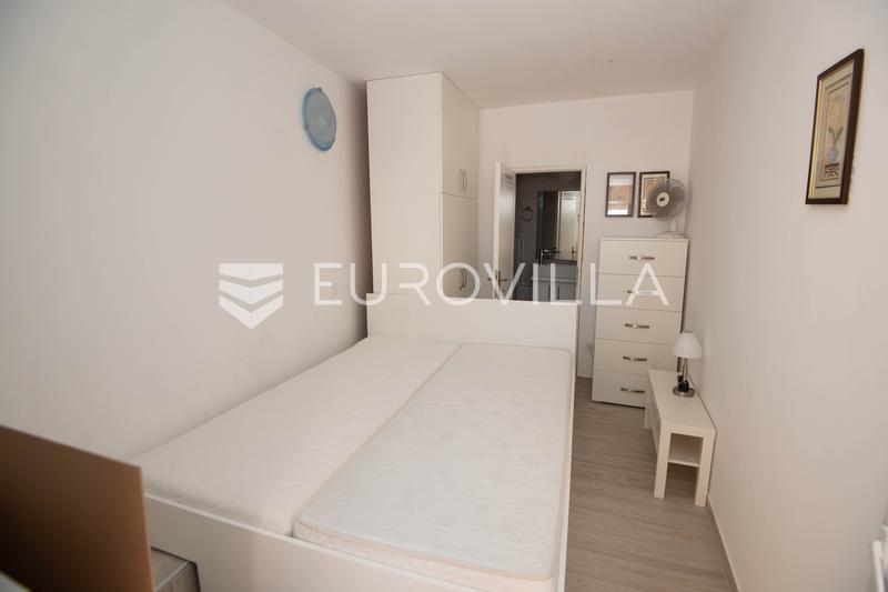 Tisno, ekskluzivna apartmanska kuća prvi red do mora s panoramskim pogledom i brodicom - 37