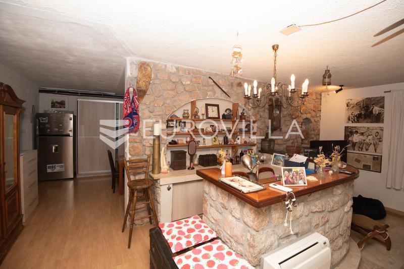 Tisno, ekskluzivna apartmanska kuća prvi red do mora s panoramskim pogledom i brodicom - 3