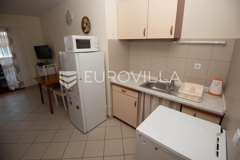Tisno, ekskluzivna apartmanska kuća prvi red do mora s panoramskim pogledom i brodicom - 54
