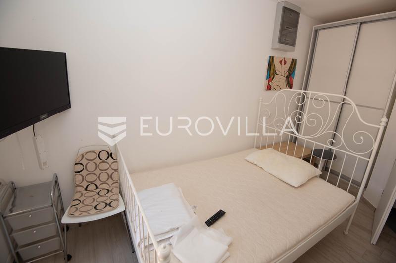 Tisno, ekskluzivna apartmanska kuća prvi red do mora s panoramskim pogledom i brodicom - 34