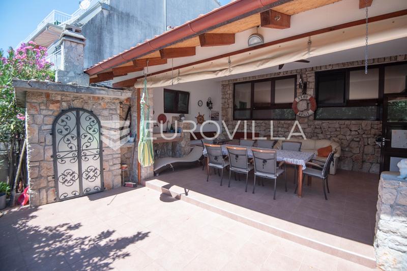 Tisno, ekskluzivna apartmanska kuća prvi red do mora s panoramskim pogledom i brodicom - 57