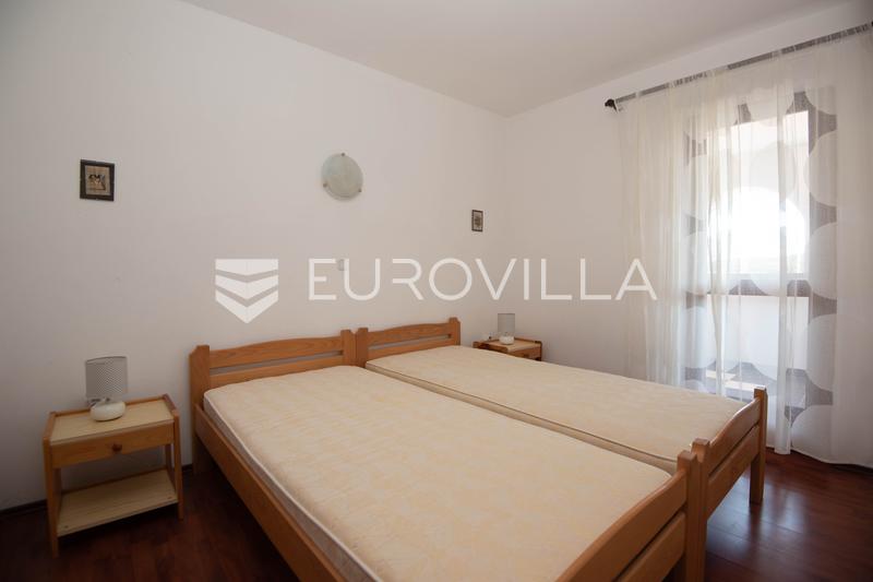 Tisno, ekskluzivna apartmanska kuća prvi red do mora s panoramskim pogledom i brodicom - 44