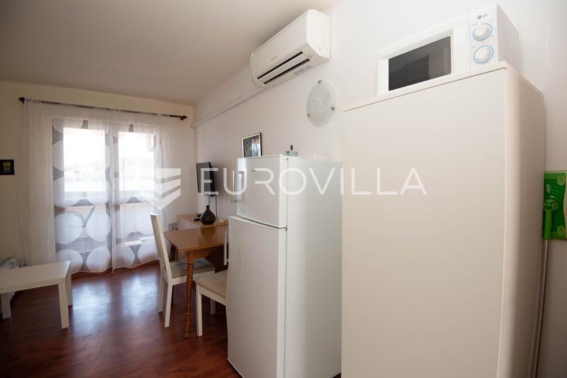 Tisno, ekskluzivna apartmanska kuća prvi red do mora s panoramskim pogledom i brodicom - 42