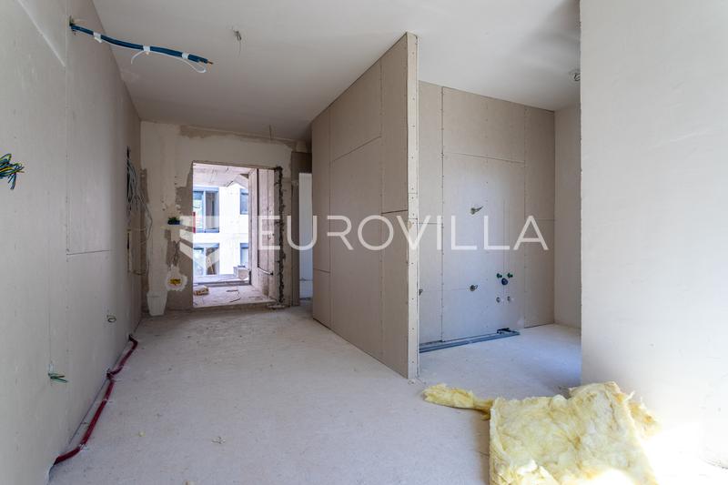 Podstrana, jednosoban apartman na prvom katu - 2