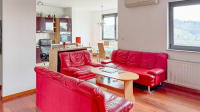 Zagreb, Bijenik, prekrasan trosoban stan 92 m²