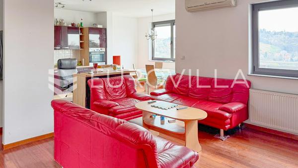 Zagreb, Bijenik, prekrasan trosoban stan 92 m²