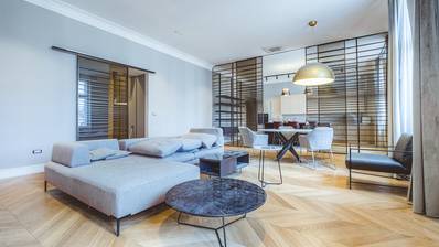 Zagreb, Zrinjevac luksuzan namješten četverosoban stan 170 m²