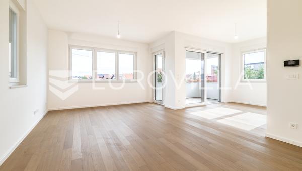 Zagreb, Blato, poslovni prostor površine 70 m²