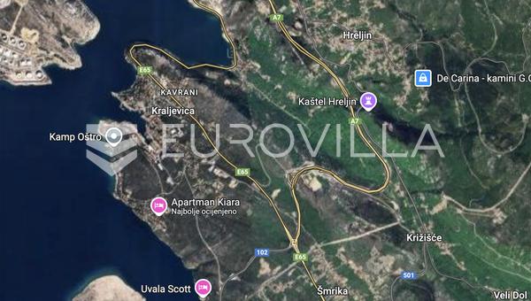 Kraljevica, terreno edificable en el centro de la ciudad, ideal para construcción multifamiliar y residencial