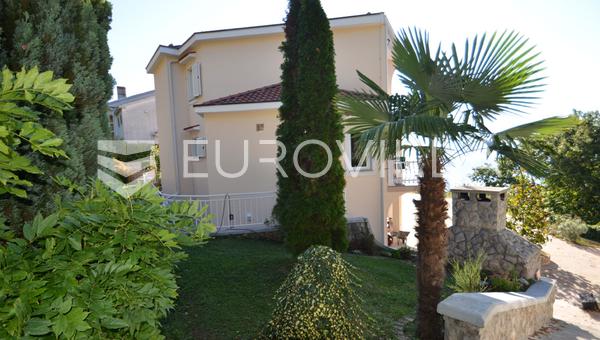Opatija, Bregi, una hermosa villa familiar con una vista panorámica al mar.