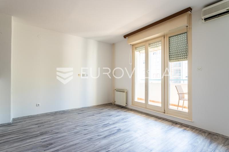Solin, Hektoroviceva Straat, feitelijk een ruim studio-appartement met een totale oppervlakte van 42 m² - 1