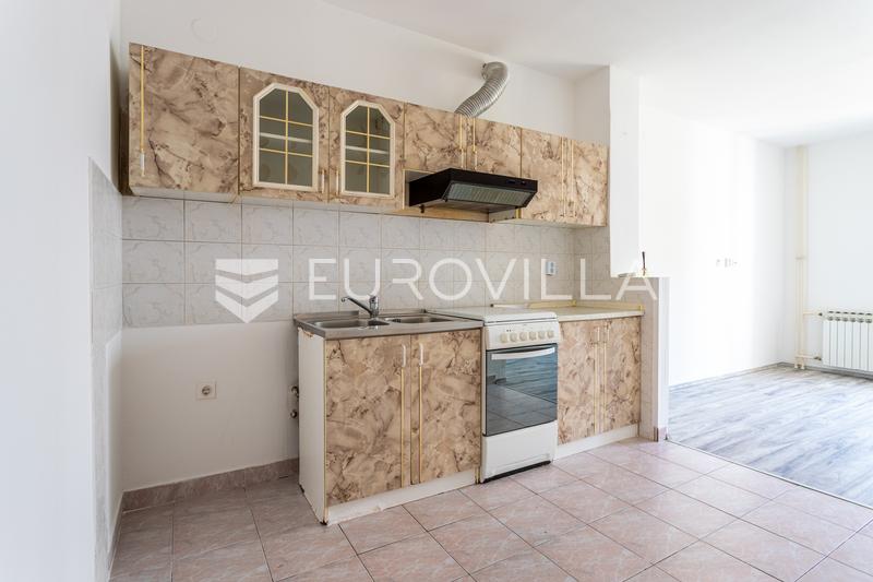 Solin, Hektoroviceva Straat, feitelijk een ruim studio-appartement met een totale oppervlakte van 42 m² - 3