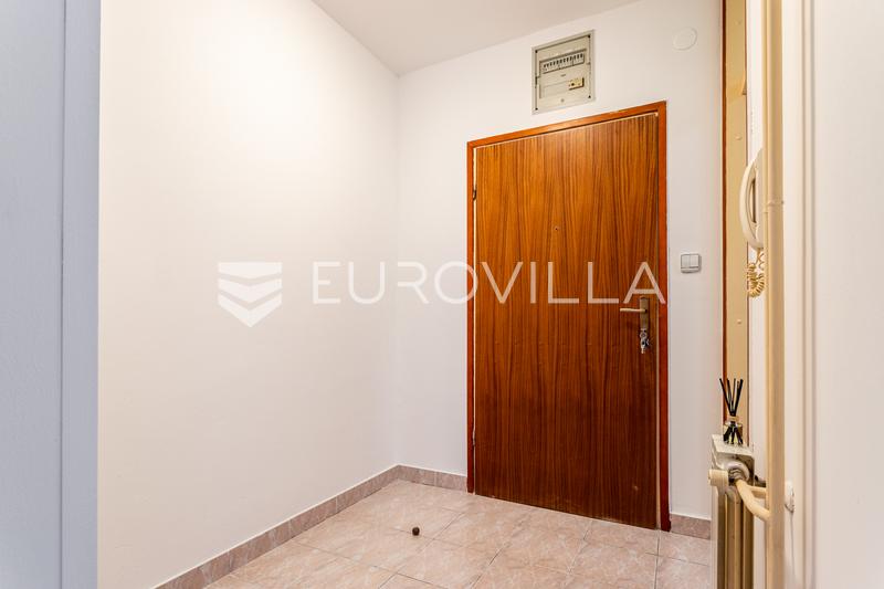 Solin, Hektoroviceva Straat, feitelijk een ruim studio-appartement met een totale oppervlakte van 42 m² - 8
