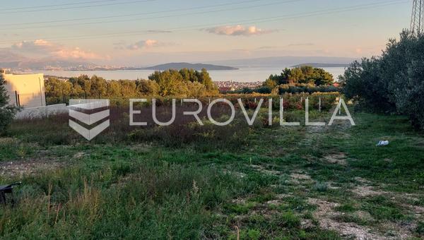 Kaštel Novi, građevinsko zemljište površine 3600 m²