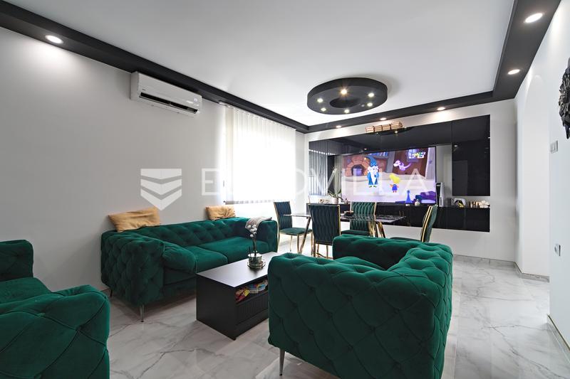 Osijek, Donji Grad, apartamento de quatro quartos completamente renovado com pátio - 4