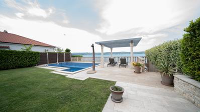 Zadar, Sveti Petar na Moru, Luxusvilla in erster Reihe zum Meer