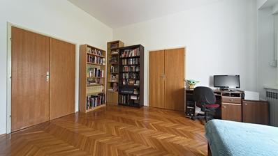 Osijek, Donji grad, Poslovni prostor stan u prizemlju 105 m² u blizini bolnice