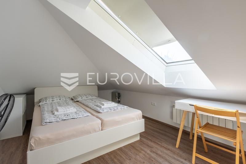 Istria, Pula, apartamento completamente renovado en una villa austrohúngara, a 100 m de la playa. - 18