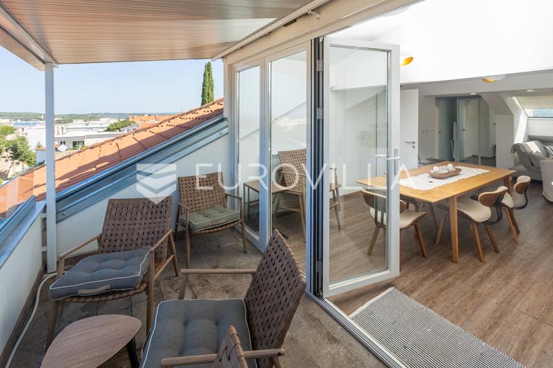 Istria, Pula, apartamento completamente renovado en una villa austrohúngara, a 100 m de la playa. - 32