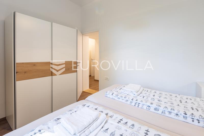 Istria, Pula, apartamento completamente renovado en una villa austrohúngara, a 100 m de la playa. - 11