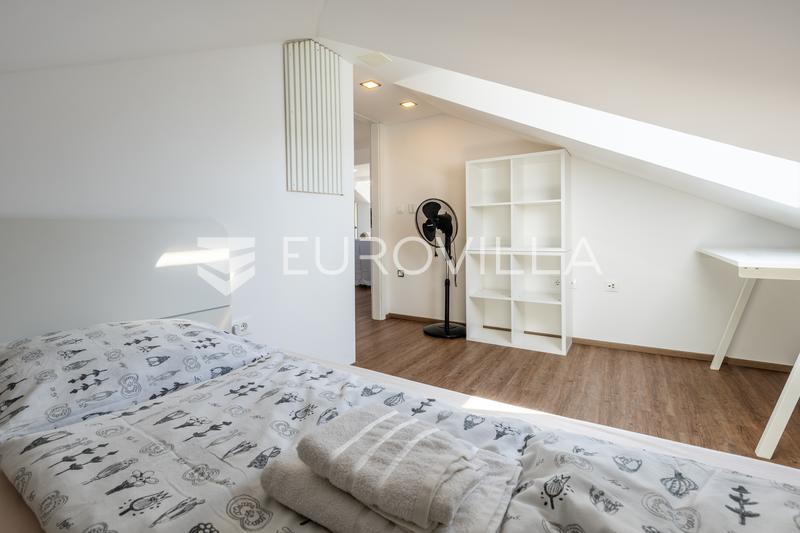 Istria, Pula, apartamento completamente renovado en una villa austrohúngara, a 100 m de la playa. - 21