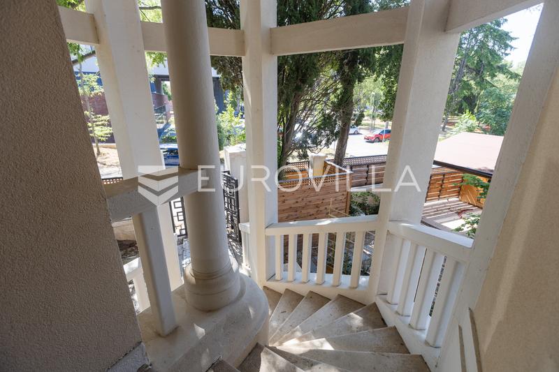 Istria, Pula, apartamento completamente renovado en una villa austrohúngara, a 100 m de la playa. - 36