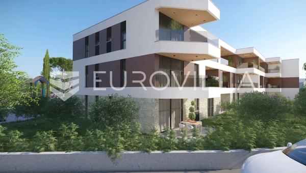 Pula, treværelses penthouse 111 m² med garage i et moderne boligkompleks, 2026, anden sal