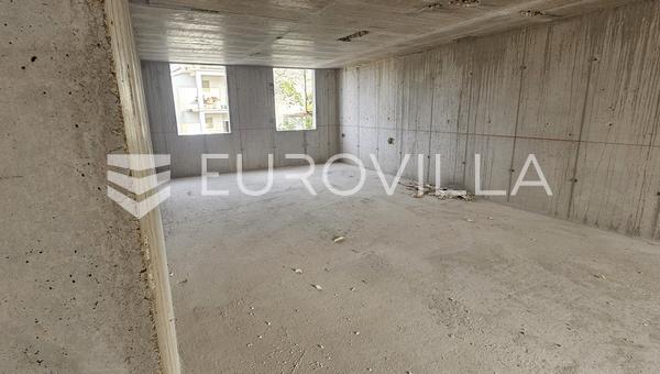 Ciovo- Slatine dvosobno stanovanje 60,35 m² in parkirišče 50 m od morja