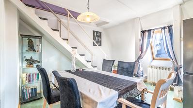 Zagreb, Kruge, encantador apartamento de dos niveles con tres dormitorios, 115 m²