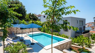 Hvar, moderna novozigrađena kuća sa predivnim pogledom na more