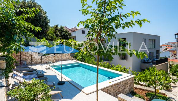 Hvar, moderný novopostavený dom s nádherným výhľadom na more