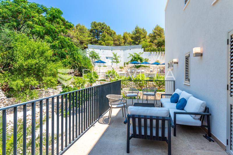 Hvar, moderný novopostavený dom s nádherným výhľadom na more - 23