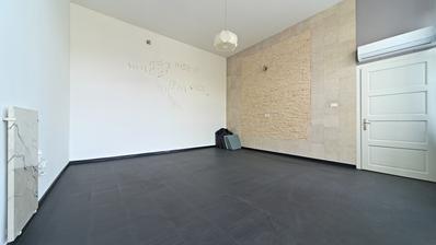Osijek, Centar grada, iznajmljuje se poslovni prostor u secescijskoj zgradi, 96 m²