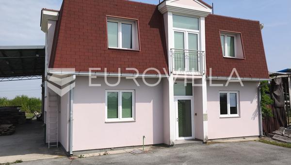 Nasice - Nieruchomość komercyjna pod działalność produkcyjną, magazynową lub usługową na 8 100 m²