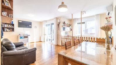 Zagreb, Odra, two-storey three-bedroom apartment with a garden and 2 parking spaces, 120 m²
