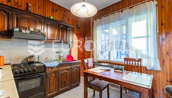 Hus, Biskupec-familiens hus