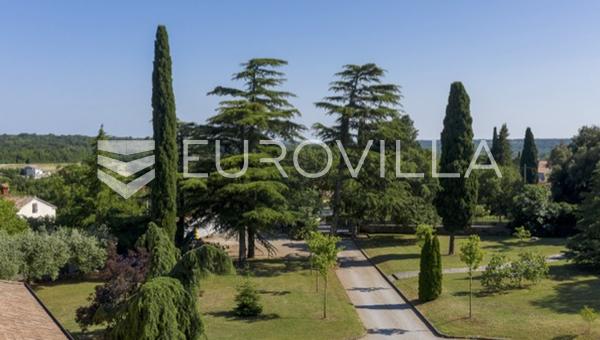 Castillo único, villa en Istria, zona de Barban, con piscina y amplio jardín