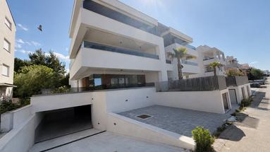Esclusivo appartamento con tre camere da letto a Diklo, Zadar, 136 m² con terrazza sul tetto e vista mare