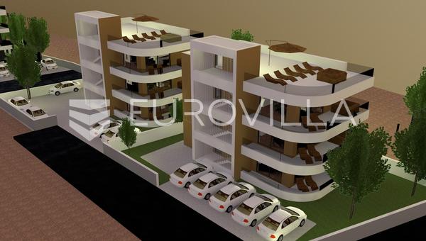 Vir, apartamento de tres habitaciones en la planta baja del edificio en una excelente ubicación