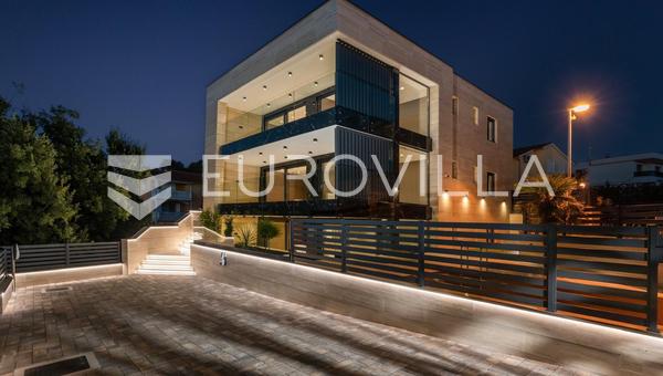 Krk, Malinska, Dubašnica, PREMIUM NYPRODUKTION, lyxig lägenhet privat pool, 250 m från havet