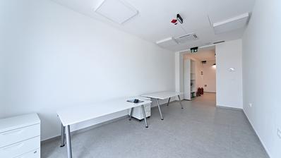 Osijek, Center, pisarniški prostor za najem 50 m² v moderni poslovni stavbi