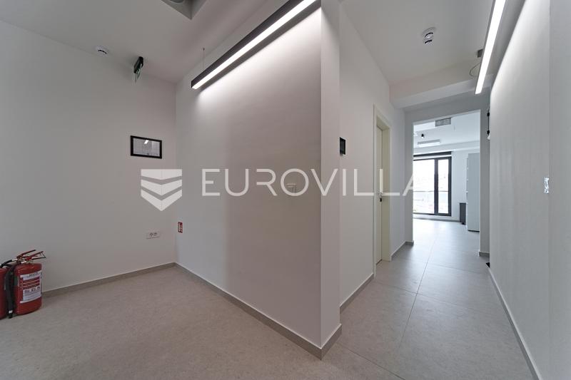 Osijek, Keskusta, toimistotila vuokrattavana 50 m² modernissa toimistorakennuksessa - 9