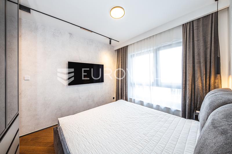 Zagreb, Črnomerec, designer three-room apartment with 83 m² and a garage parking spot - 7