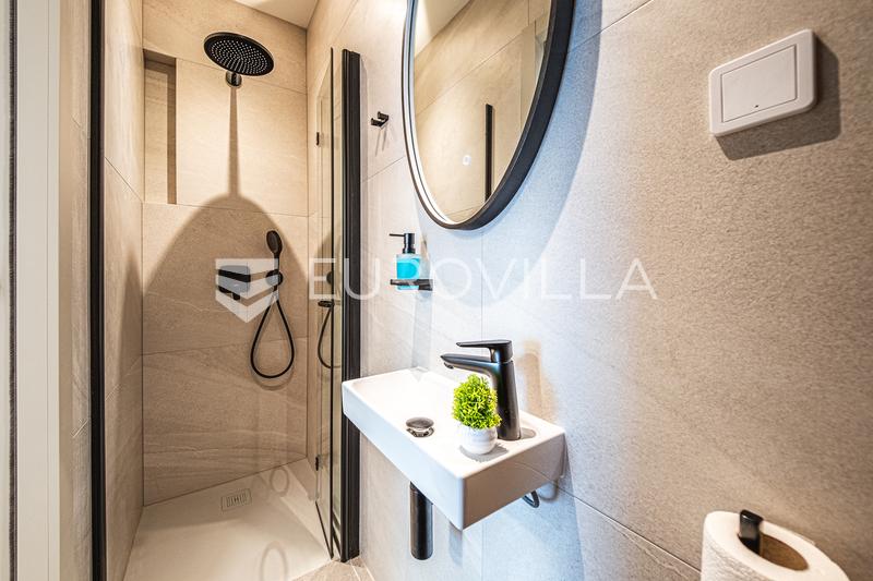 Zagreb, Črnomerec, designer three-room apartment with 83 m² and a garage parking spot - 13