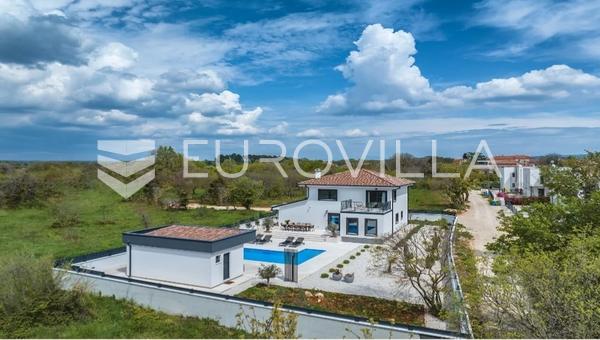 Istria, Krnica, bellissima villa moderna di 135 m² su un ampio giardino paesaggistico