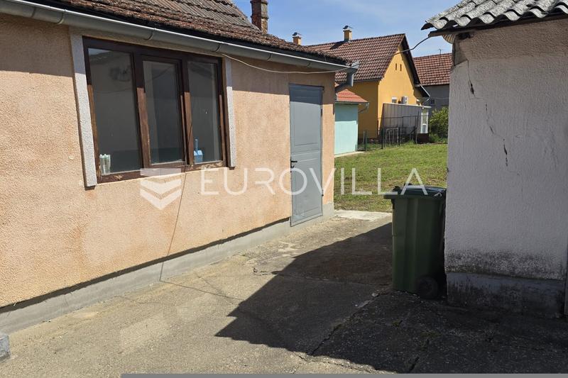 VUKOVAR, SAJMISTE - CASA CON GRANDE TERRENO DI 674 m² - 6